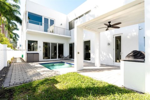 Купить виллу или дом в Дорал, Флорида 6 спален, 452.81м2, № 1958609 - фото 4
