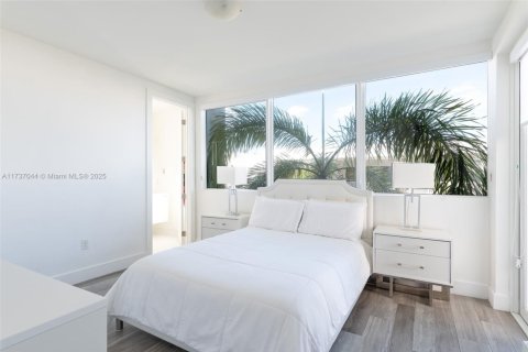 Купить виллу или дом в Дорал, Флорида 6 спален, 452.81м2, № 1958609 - фото 23