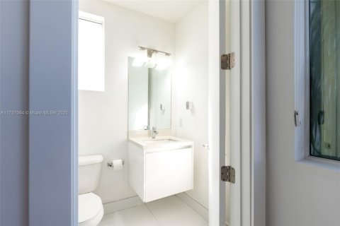 Купить виллу или дом в Дорал, Флорида 6 спален, 452.81м2, № 1958609 - фото 21