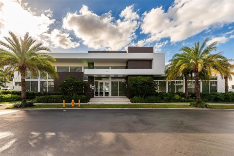 Купить виллу или дом в Дорал, Флорида 6 спален, 452.81м2, № 1958609 - фото 24