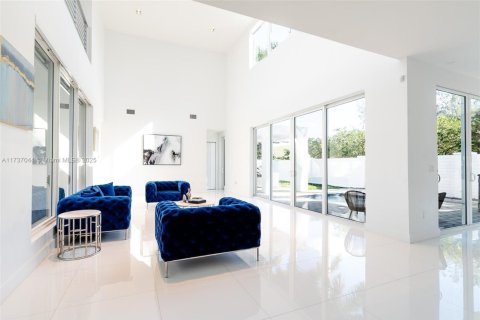 Купить виллу или дом в Дорал, Флорида 6 спален, 452.81м2, № 1958609 - фото 10