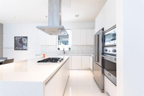 Купить виллу или дом в Дорал, Флорида 6 спален, 452.81м2, № 1958609 - фото 6