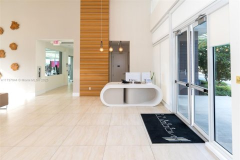 Купить виллу или дом в Дорал, Флорида 6 спален, 452.81м2, № 1958609 - фото 25