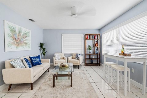 Villa ou maison à vendre à Pinellas Park, Floride: 4 chambres, 136.1 m2 № 2389163 - photo 4