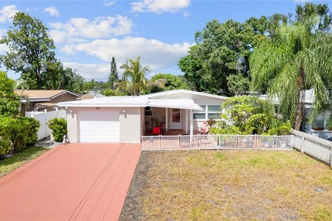 Villa ou maison à Pinellas Park, Floride 4 chambres, 136.1 m2 № 2389163