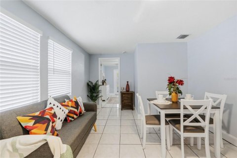 Villa ou maison à vendre à Pinellas Park, Floride: 4 chambres, 136.1 m2 № 2389163 - photo 11