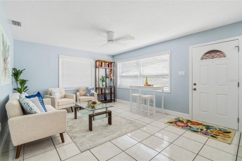 Villa ou maison à vendre à Pinellas Park, Floride: 4 chambres, 136.1 m2 № 2389163 - photo 3