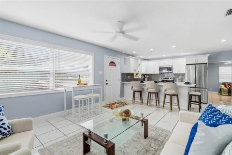 Villa ou maison à vendre à Pinellas Park, Floride: 4 chambres, 136.1 m2 № 2389163 - photo 5