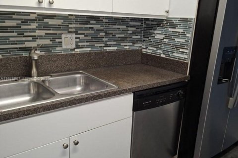 Copropriété à louer à Hallandale Beach, Floride: 2 chambres, 112.6 m2 № 2002147 - photo 25