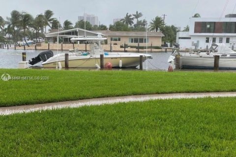 Copropriété à louer à Hallandale Beach, Floride: 2 chambres, 112.6 m2 № 2002147 - photo 2