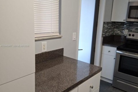 Copropriété à louer à Hallandale Beach, Floride: 2 chambres, 112.6 m2 № 2002147 - photo 23
