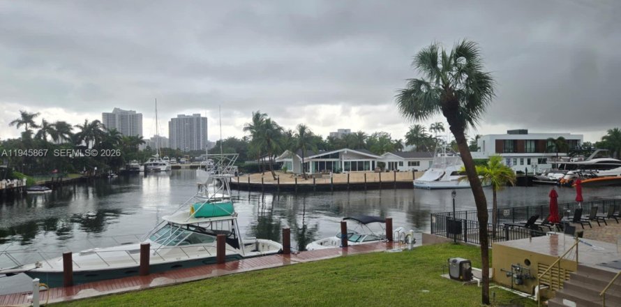 Condo à Hallandale Beach, Floride, 2 chambres  № 2002147
