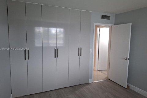 Copropriété à louer à Hallandale Beach, Floride: 2 chambres, 112.6 m2 № 2002147 - photo 20