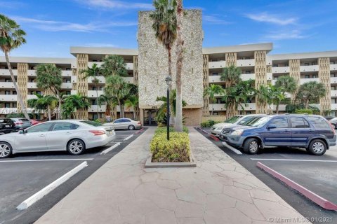 Copropriété à louer à Hallandale Beach, Floride: 2 chambres, 112.6 m2 № 2002147 - photo 5