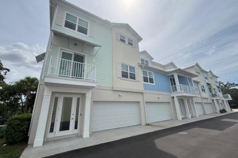 Touwnhouse à louer à Dunedin, Floride: 3 chambres, 222.04 m2 № 1913964 - photo 1