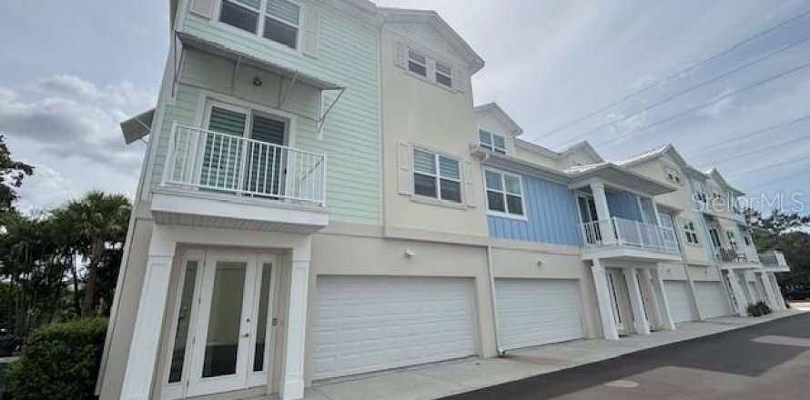 Adosado en Dunedin, Florida 3 dormitorios, 222.04 m2 № 1913964