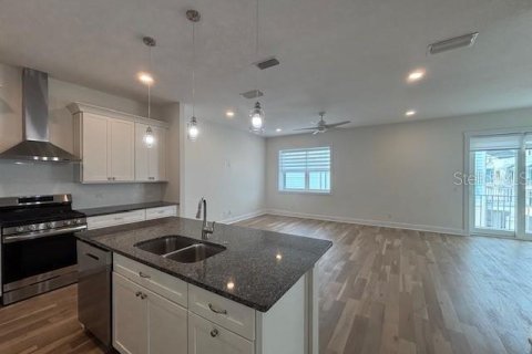 Touwnhouse à louer à Dunedin, Floride: 3 chambres, 222.04 m2 № 1913964 - photo 8