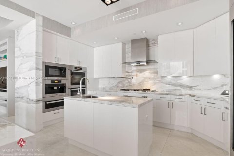 Condominio en alquiler en Sunny Isles Beach, Florida, 4 dormitorios, 428.19 m2 № 2016029 - foto 26