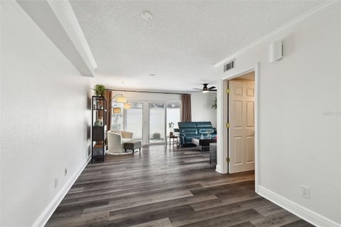 Townhouse in Tampa, Florida 2 bedrooms, 131.92 sq.m. № 1793406 - photo 12