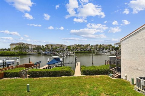 Townhouse in Tampa, Florida 2 bedrooms, 131.92 sq.m. № 1793406 - photo 24