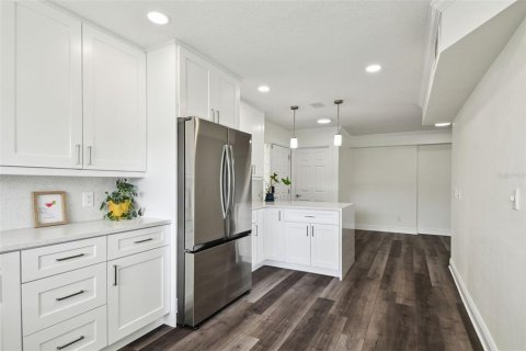 Townhouse in Tampa, Florida 2 bedrooms, 131.92 sq.m. № 1793406 - photo 10
