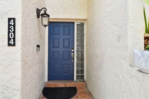Townhouse in Tampa, Florida 2 bedrooms, 131.92 sq.m. № 1793406 - photo 2