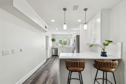 Townhouse in Tampa, Florida 2 bedrooms, 131.92 sq.m. № 1793406 - photo 4