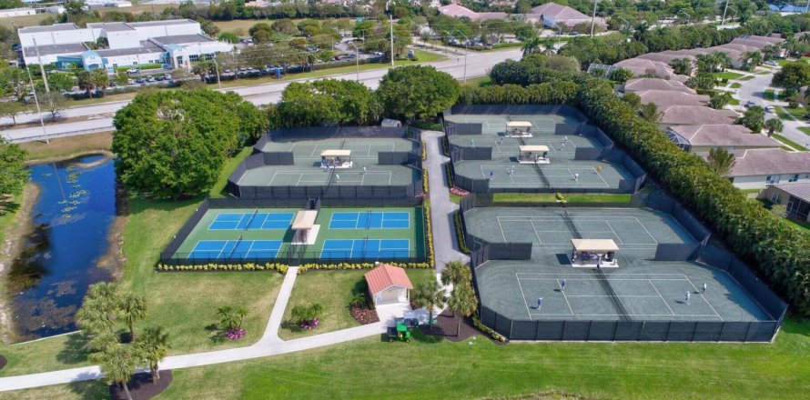 Casa en Boynton Beach, Florida 3 dormitorios, 176.51 m2 № 1141150