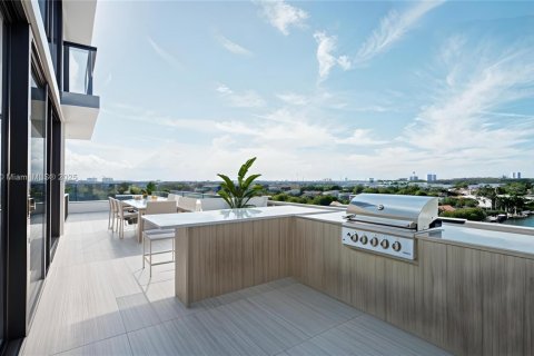 Condo in Bay Harbor Islands, Florida, 5 bedrooms  № 1701241 - photo 8