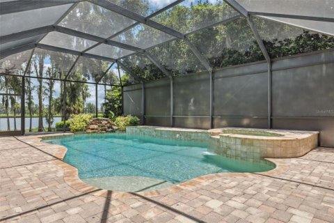 House in Seffner, Florida 4 bedrooms, 291.53 sq.m. № 1801735 - photo 27