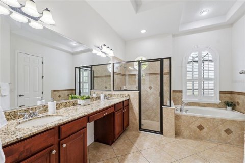 House in Seffner, Florida 4 bedrooms, 291.53 sq.m. № 1801735 - photo 15