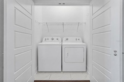 Touwnhouse à louer à Tampa, Floride: 2 chambres, 162.39 m2 № 2410455 - photo 29