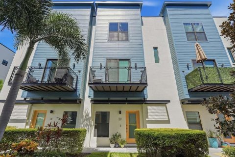 Touwnhouse à Tampa, Floride 2 chambres, 162.39 m2 № 2410455