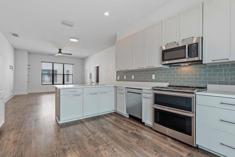 Touwnhouse à louer à Tampa, Floride: 2 chambres, 162.39 m2 № 2410455 - photo 14