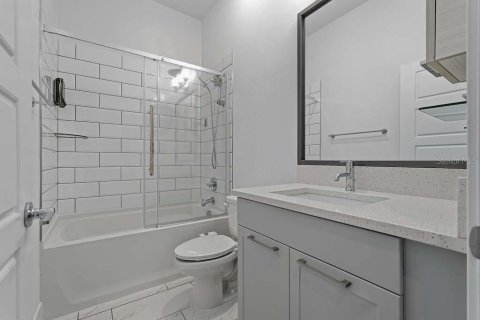 Touwnhouse à louer à Tampa, Floride: 2 chambres, 162.39 m2 № 2410455 - photo 26