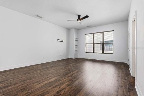 Touwnhouse à louer à Tampa, Floride: 2 chambres, 162.39 m2 № 2410455 - photo 13