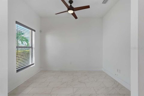 Touwnhouse à louer à Tampa, Floride: 2 chambres, 162.39 m2 № 2410455 - photo 8