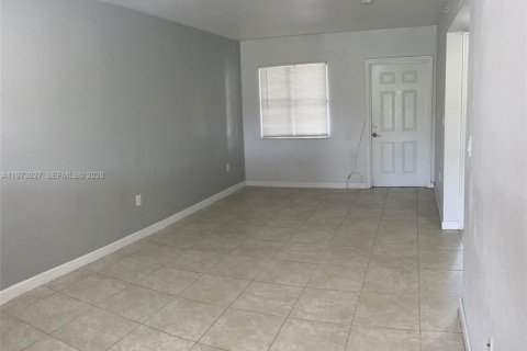 Снять в аренду кондоминиум в Катлер-Бей, Флорида 2 спальни, 75.16м2, № 2033540 - фото 24