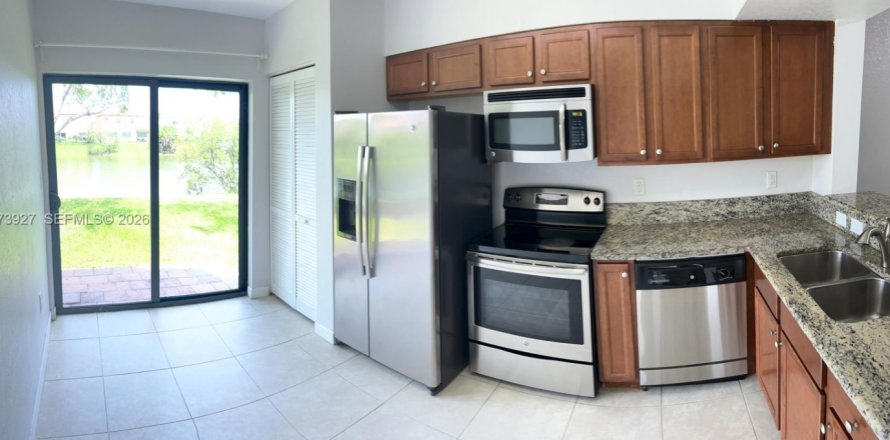 Кондоминиум с 2 спальнями в Катлер-Бей, Флорида № 2033540