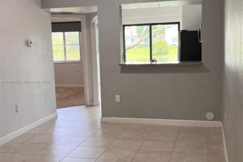 Снять в аренду кондоминиум в Катлер-Бей, Флорида 2 спальни, 75.16м2, № 2033540 - фото 28