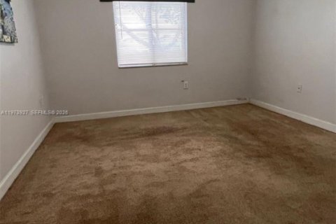 Снять в аренду кондоминиум в Катлер-Бей, Флорида 2 спальни, 75.16м2, № 2033540 - фото 22