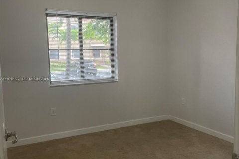 Снять в аренду кондоминиум в Катлер-Бей, Флорида 2 спальни, 75.16м2, № 2033540 - фото 13