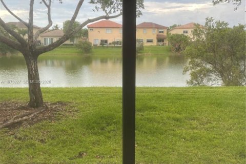 Снять в аренду кондоминиум в Катлер-Бей, Флорида 2 спальни, 75.16м2, № 2033540 - фото 4