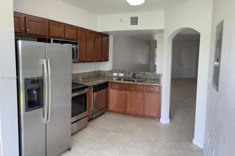 Снять в аренду кондоминиум в Катлер-Бей, Флорида 2 спальни, 75.16м2, № 2033540 - фото 5