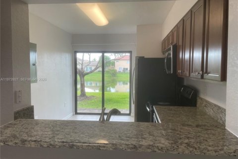 Снять в аренду кондоминиум в Катлер-Бей, Флорида 2 спальни, 75.16м2, № 2033540 - фото 6