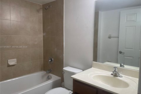 Снять в аренду кондоминиум в Катлер-Бей, Флорида 2 спальни, 75.16м2, № 2033540 - фото 16