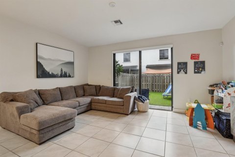 Adosado en venta en Homestead, Florida, 3 dormitorios, 142.14 m2 № 2191582 - foto 5