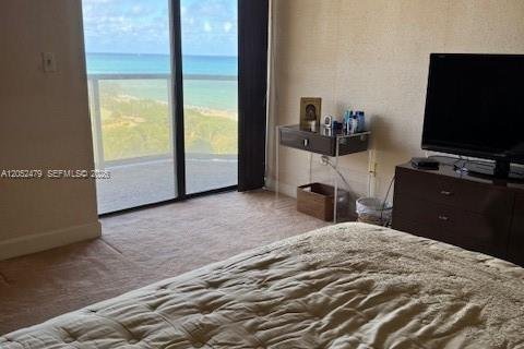 Condo in Miami Beach, Florida, 2 bedrooms  № 2260579 - photo 10