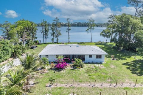 House in Orlando, Florida 3 bedrooms, 165.92 sq.m. № 2376670
