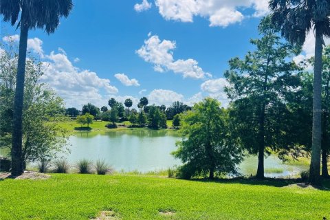 House in The Villages, Florida 3 bedrooms, 185.34 sq.m. № 2100913 - photo 6